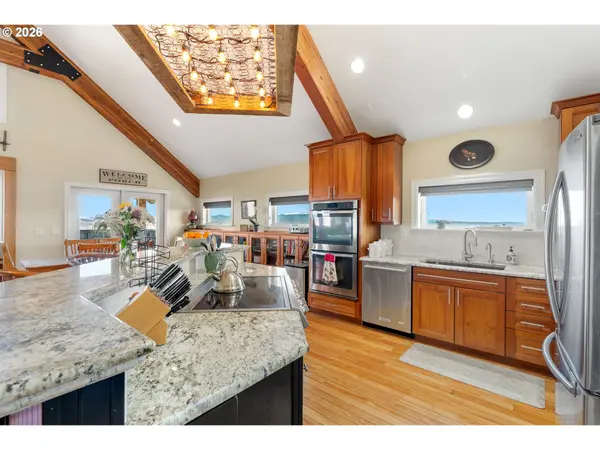 412 Schilling RD, Lyle, WA 98635