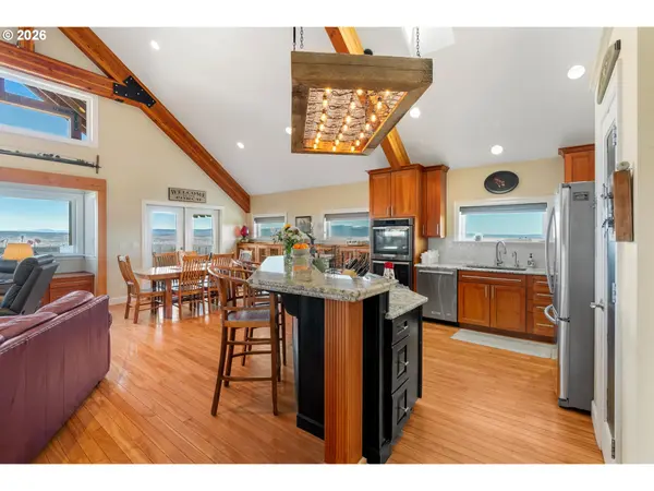 412 Schilling RD, Lyle, WA 98635