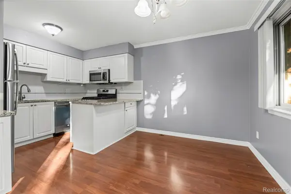 3711 Old Creek RD, Troy, MI 48084