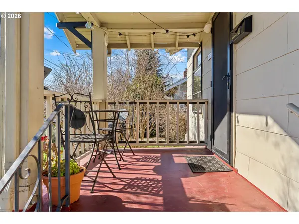 3805 SE MALL ST, Portland, OR 97202