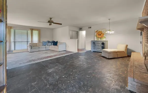 2832 Wooded Acres Drive, Waco, TX 76710