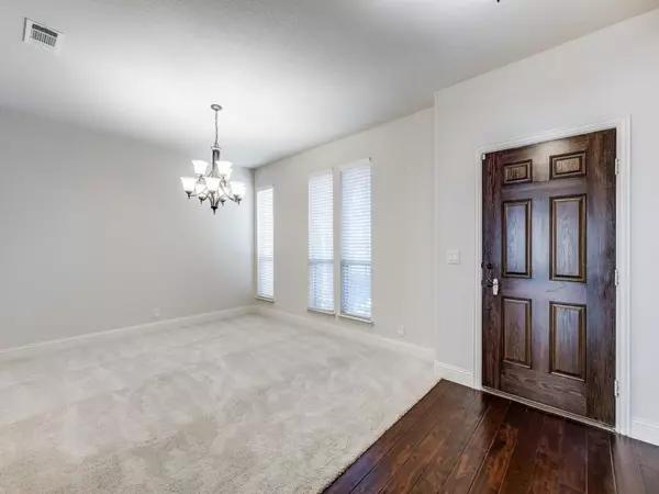 5317 Appalachian Way, Fort Worth, TX 76123