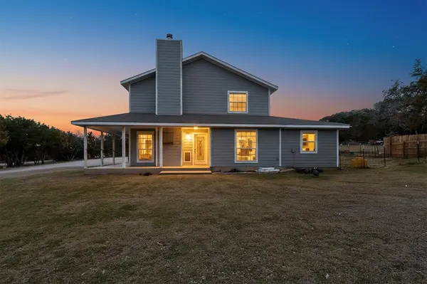 4600 Hunters Glen Court, Granbury, TX 76048