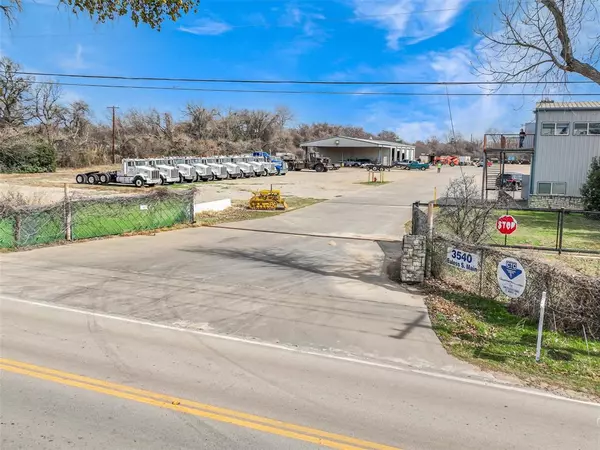 3550 S Main Street, Fort Worth, TX 76040