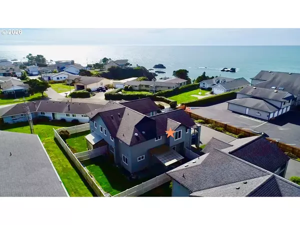 Brookings, OR 97415,1251 MOORE ST #A