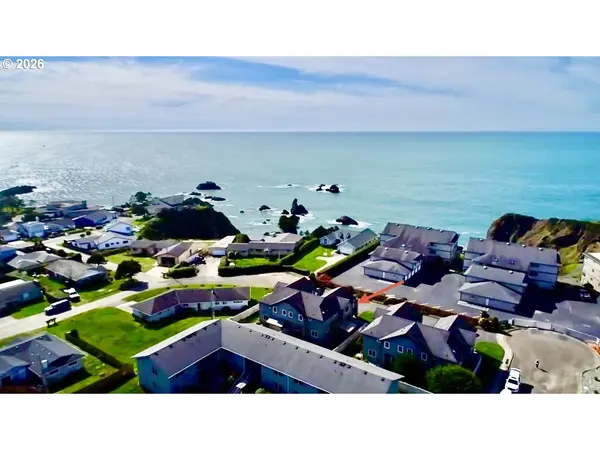 Brookings, OR 97415,1251 MOORE ST #A