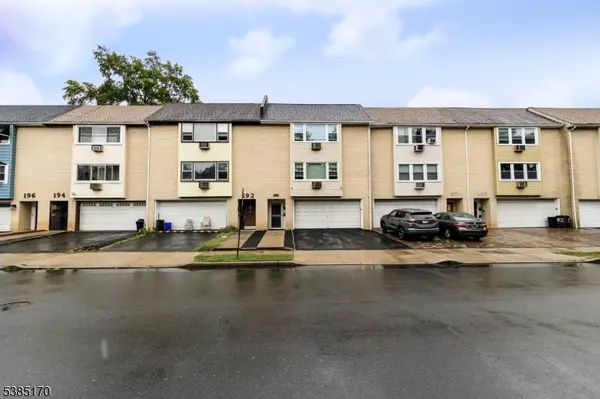 190 Park St, East Orange City, NJ 07017