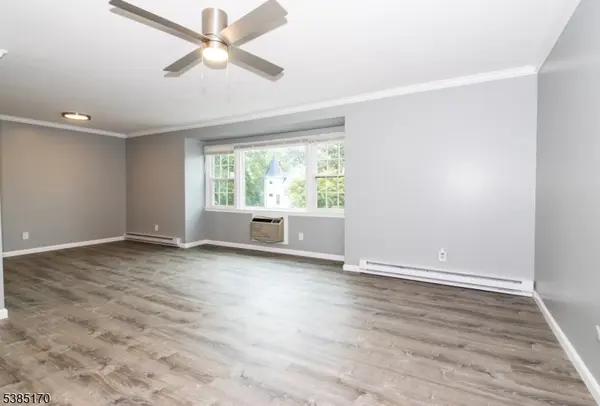 190 Park St, East Orange City, NJ 07017