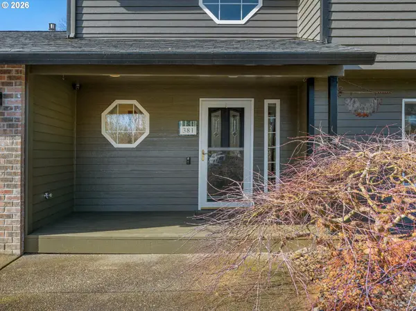 Hillsboro, OR 97124,381 NE 33RD CT