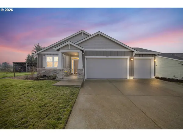 900 MARIE ST, Mt Angel, OR 97362