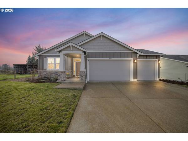 900 MARIE ST, Mt Angel, OR 97362