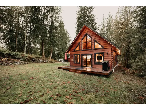 Glacier, WA 98244,15033 Welcome RD