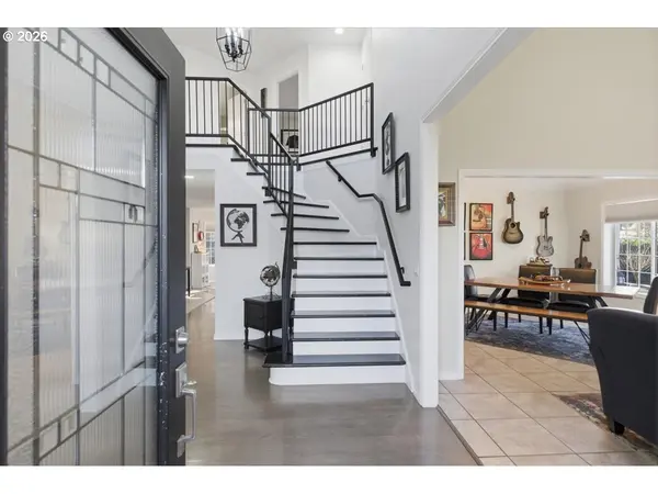 1235 NW COUNTRYSIDE CT, Mc Minnville, OR 97128