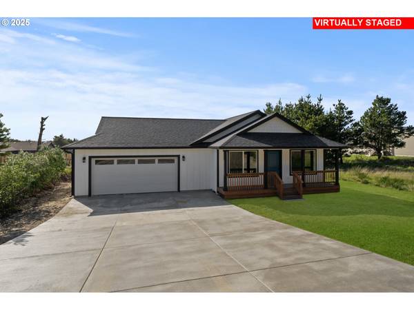 31401 J PL, Ocean Park, WA 98640