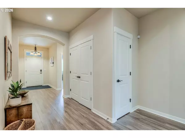 La Pine, OR 97739,51868 TRAPPER GEORGE LN