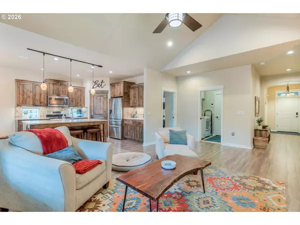 La Pine, OR 97739,51868 TRAPPER GEORGE LN