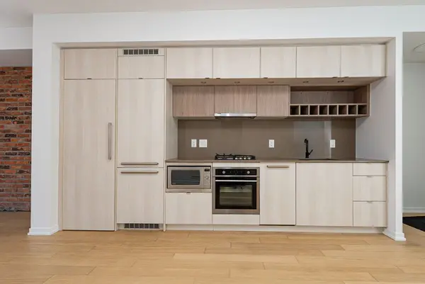 138 St Helens AVE #501, Toronto C01, ON M6H 0B8