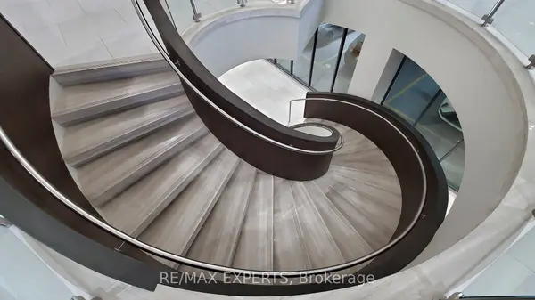 9000 Jane ST S #2015, Vaughan, ON L4K 0M6