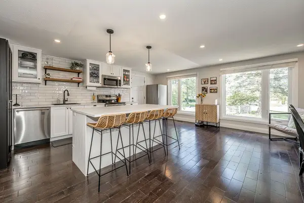 29 Shaw CRES, Barrie, ON L4N 4Z3