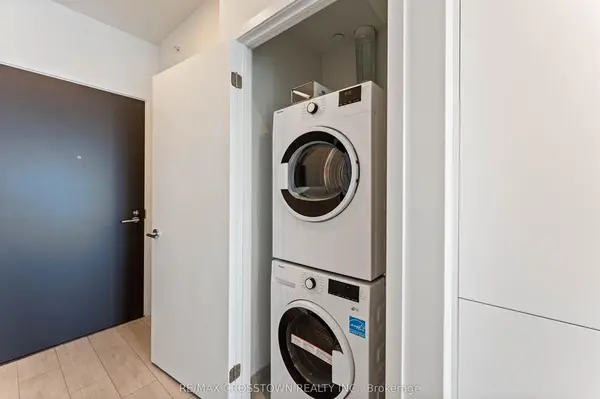 39 Mary ST #1710, Barrie, ON L4N 1S9