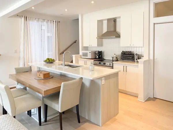 3272 Sixth Line #Bedroom B, Oakville, ON L6M 5S9