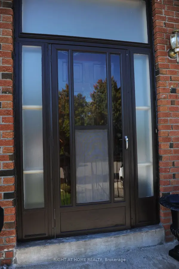 1618 Corkstone Glade #Upper, Mississauga, ON L4W 2E7