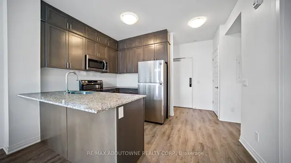 95 Dundas ST W #004, Oakville, ON L6M 5N4