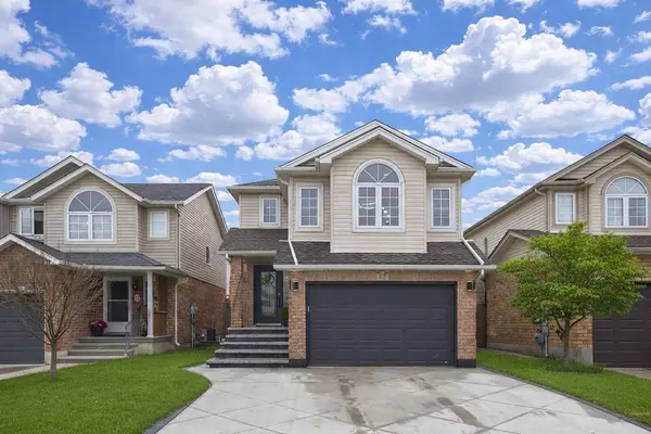 67 Bridlewreath ST, Kitchener, ON N2E 3V5