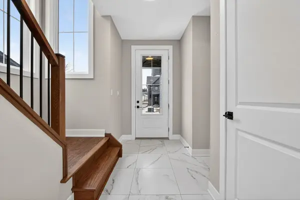 297 Whiting ST #5, Ingersoll, ON N5C 3W5