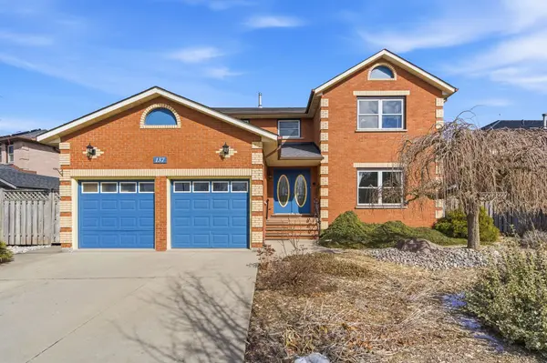 137 Valera DR, Hamilton, ON L8E 4T1