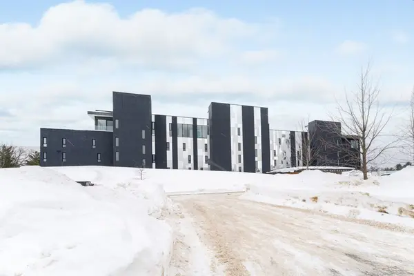 120 Carrick TRL #113, Gravenhurst, ON P1P 0B6