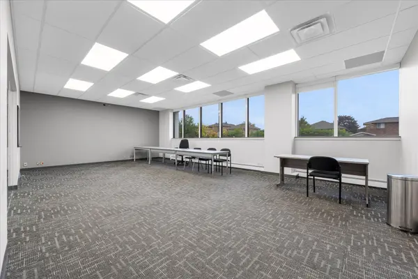 163 Centennial Pkwy N ##101, Hamilton, ON L8E 1H8