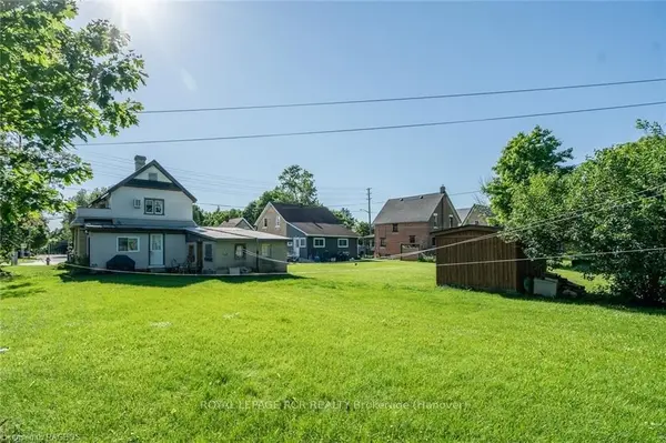 581 7TH AVE, Hanover, ON N4N 2J9