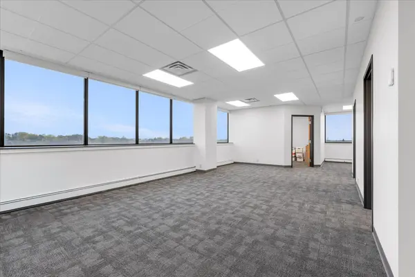 163 Centennial Pkwy N ##300, Hamilton, ON L8E 1H8