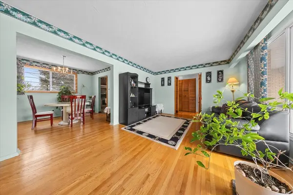 34 HADLEY CIR, Bells Corners And South To Fallowfield, ON K2H 6N9