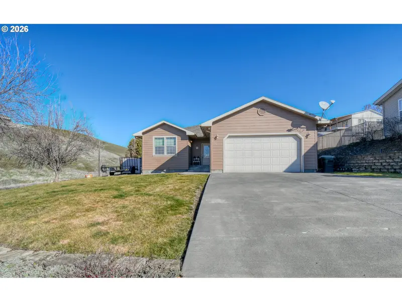 2175 NW GILLIAM AVE, Pendleton, OR 97801