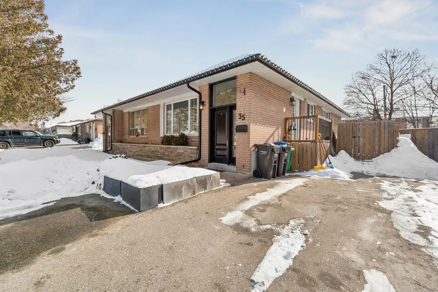 35 Algonquin BLVD #Main, Brampton, ON L6T 1R7