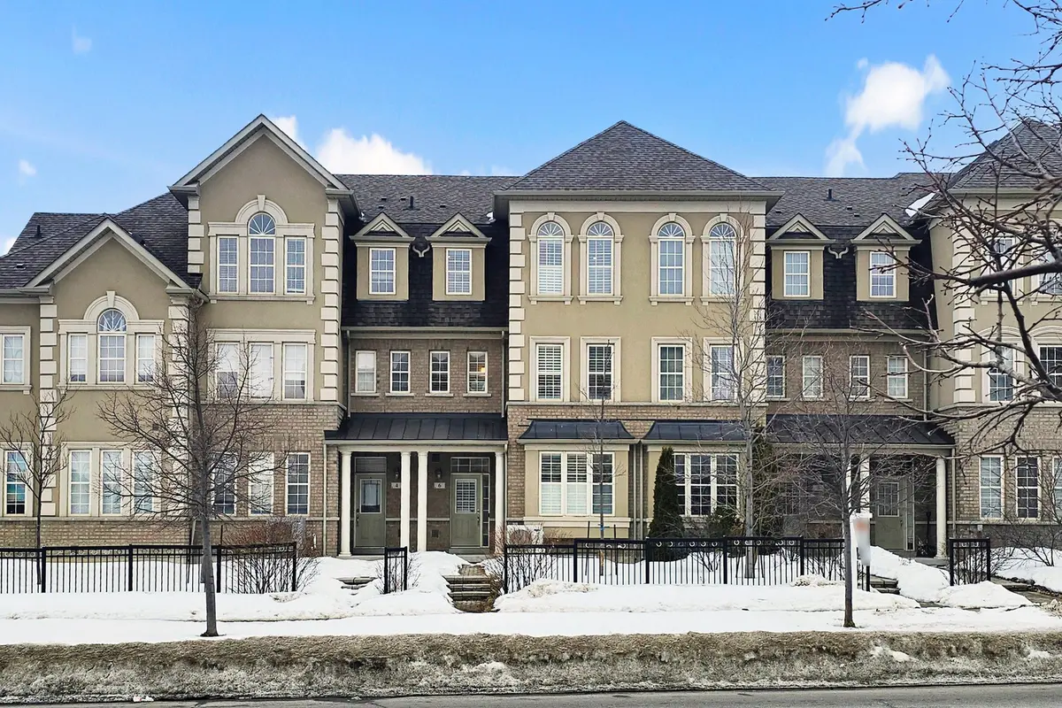 6 Poetry DR, Vaughan, ON L4H 3P7