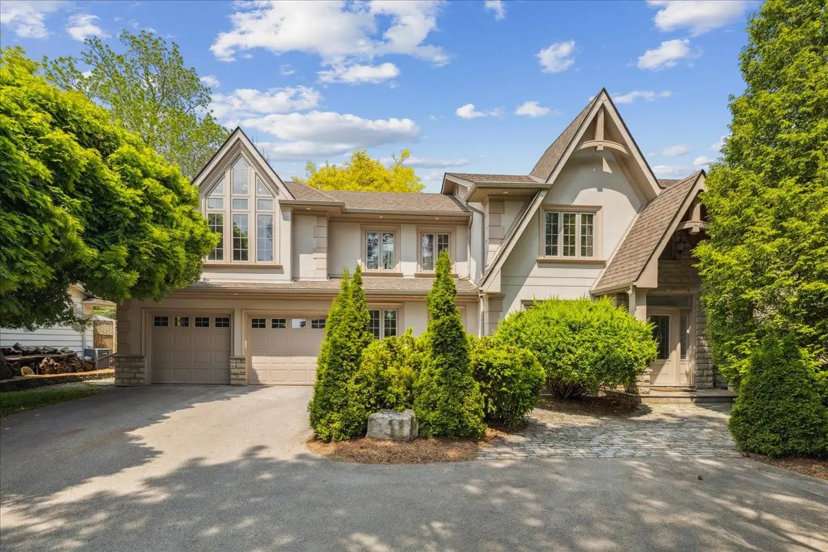 621 North Shore BLVD E, Burlington, ON L7T 1X4