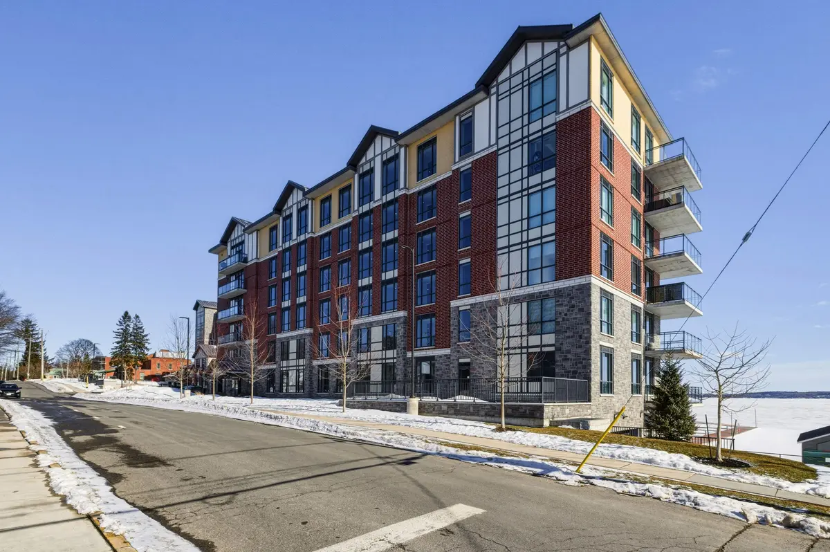 129B South ST #218, Gananoque, ON K7G 0B1