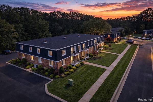 40325 Plymouth Road #103, Plymouth Charter Township, MI 48170