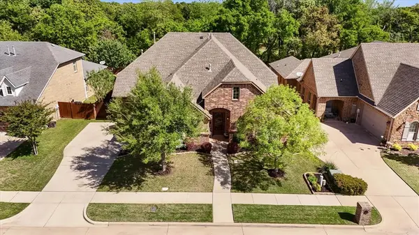 2711 Stonebriar Court, Arlington, TX 76001