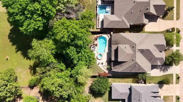 2711 Stonebriar Court, Arlington, TX 76001