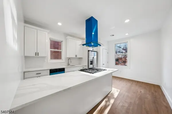 275 Claremont Ave, Jersey City, NJ 07305