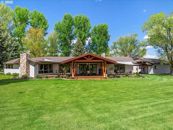 65155 HURRICANE CREEK RD, Enterprise, OR 97828