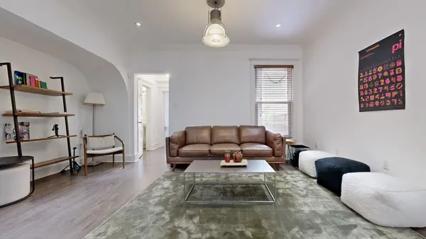 9 Edgedale RD, Toronto C08, ON M4X 1N5