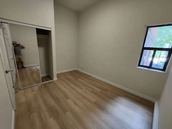 556 Spadina CRES #4, Toronto C01, ON M5S 2J9