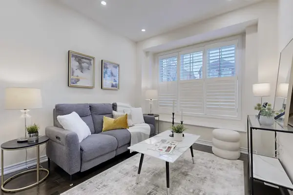 6 Poetry DR, Vaughan, ON L4H 3P7