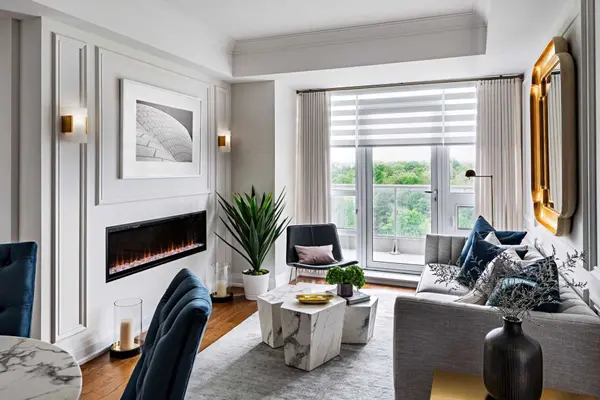 15 Stollery Pond CRES #511, Markham, ON L6C 0Y4