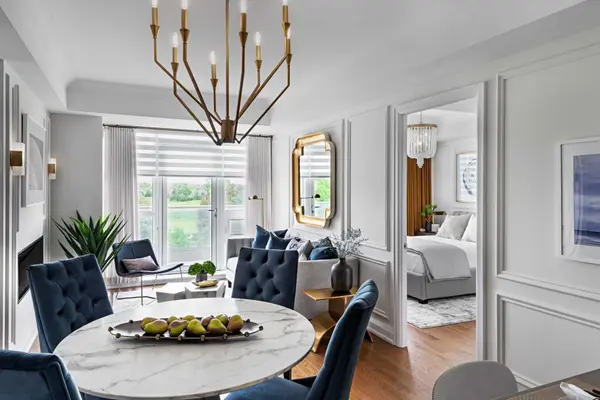 15 Stollery Pond CRES #511, Markham, ON L6C 0Y4